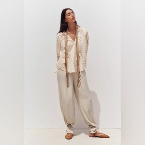 NWT Zara TEXTURED EMBROIDERED BLOUSE